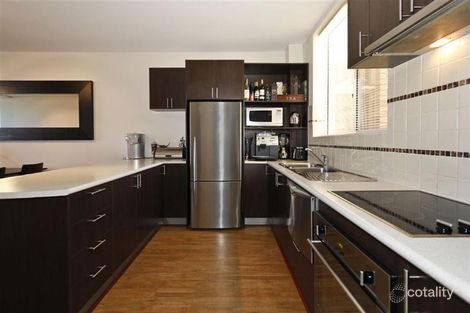 2/2 Angwin St, East Fremantle, WA 6158