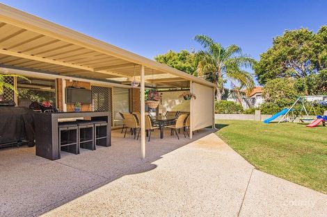Property photo of 25 Halfmoon Place Waikiki WA 6169