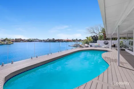 19 Willow St, Biggera Waters, QLD 4216