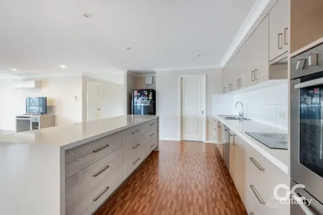 Property photo of 52 Botanic Way Orange NSW 2800