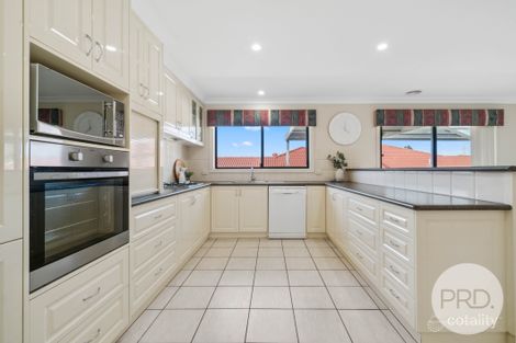 Property photo of 26 Stirling Boulevard Tatton NSW 2650