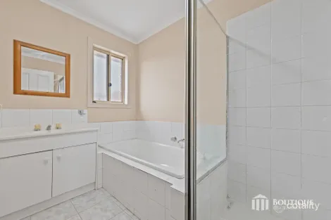 Property photo of 165 Ormond Road Hampton Park VIC 3976