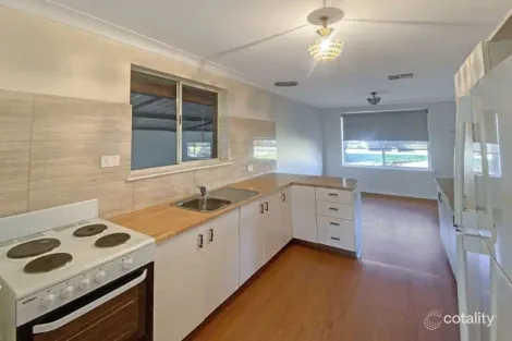 Property photo of 11 Perrier Place Kelso NSW 2795