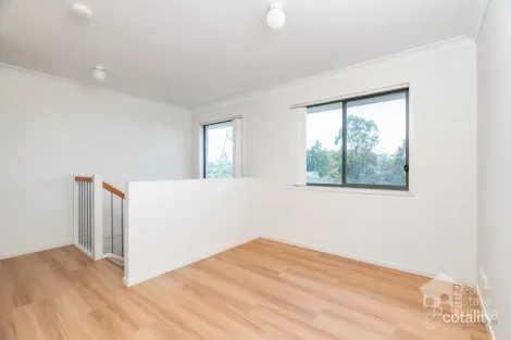 Property photo of 8 Platinum Place Oxley QLD 4075