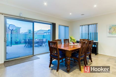 Property photo of 10 Avon River Way Pakenham VIC 3810