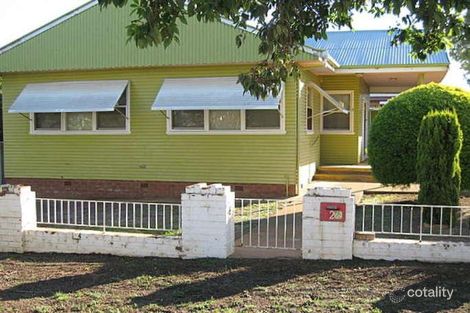 2 Waratah St, Parkes, NSW 2870