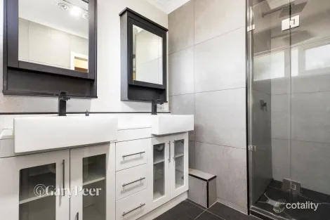 Property photo of 10/9 Barnato Grove Armadale VIC 3143