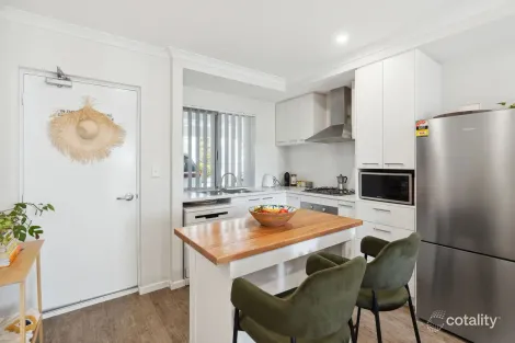 Property photo of 2/35 Macedon Place Craigie WA 6025