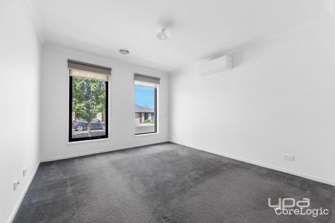 Property photo of 37 Wright Circuit Fraser Rise VIC 3336