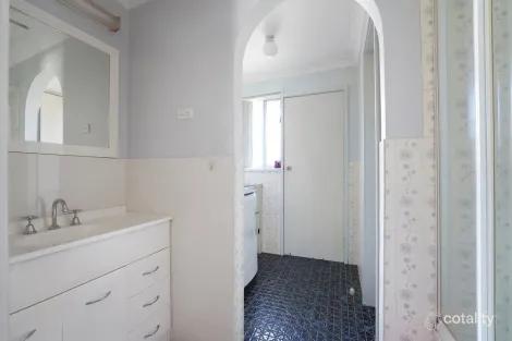 Property photo of 2/36 Roberts Avenue Barrack Heights NSW 2528