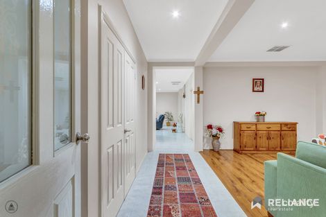 Property photo of 27 Border Boulevard Sunbury VIC 3429