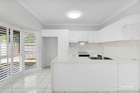 Property photo of 10 Belvedere Close Forest Lake QLD 4078