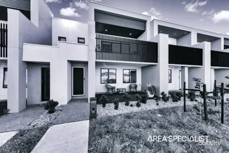 Property photo of 70 Alexander Boulevard Clyde North VIC 3978