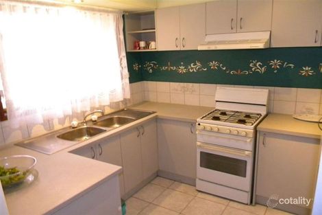 Property photo of 13 Dean Court Cranbourne West VIC 3977