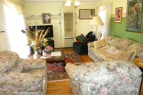 Property photo of 13 Dean Court Cranbourne West VIC 3977