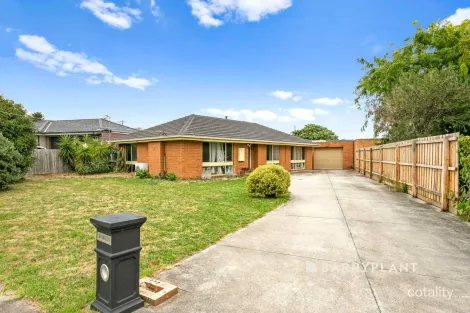 Property photo of 3 Western Way Narre Warren VIC 3805