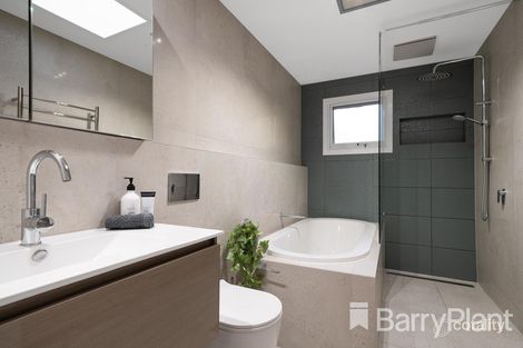 Property photo of 5 Vanessa Avenue Highton VIC 3216