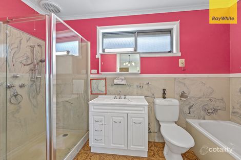 Property photo of 16 Orford Road St Albans VIC 3021