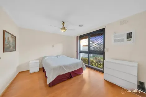Property photo of 40 Huntingfield Drive Hoppers Crossing VIC 3029