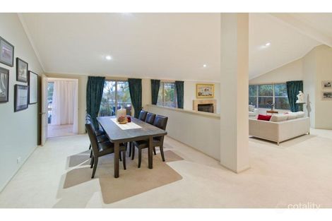 Property photo of 8 Royena Court Indooroopilly QLD 4068