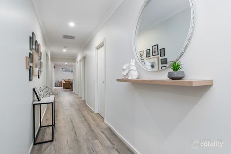 Property photo of 20 Pulsar Way Fraser Rise VIC 3336