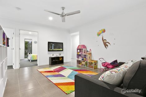 Property photo of 33 Bowerbird Crescent Dakabin QLD 4503