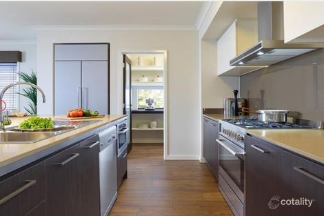 Property photo of 74 Peppertree Parade Craigieburn VIC 3064