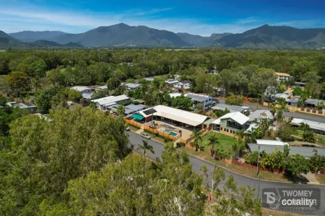 9-11 Mimosa St, Holloways Beach, QLD 4878