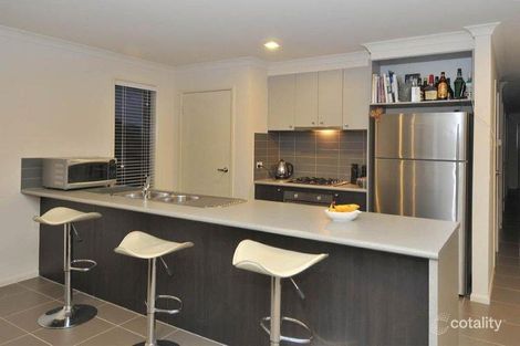Property photo of 8 Redbox Crescent Burnside Heights VIC 3023