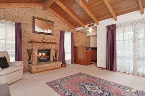 Property photo of 4 Laura Lane Mooroolbark VIC 3138