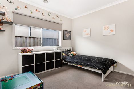 Property photo of 45 Winneke Way Pakenham VIC 3810