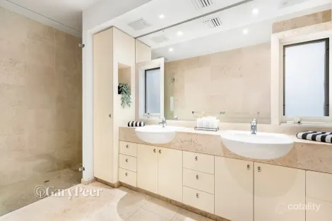 Property photo of 449 Glen Eira Road Caulfield North VIC 3161