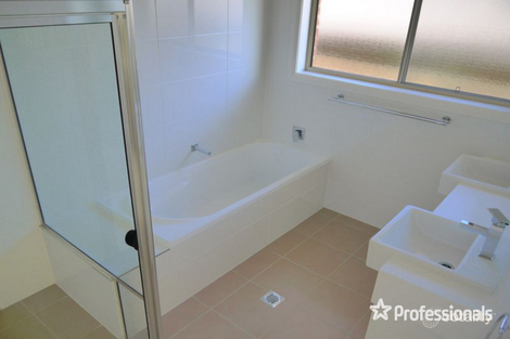 Property photo of 72 Kaloona Drive Bourkelands NSW 2650