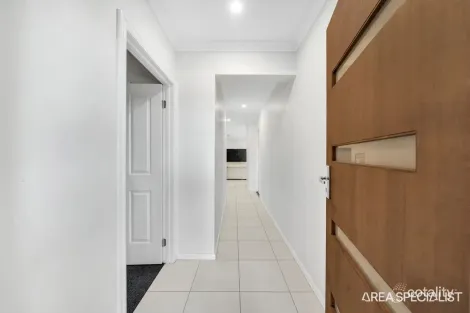 Property photo of 7 Bingham Circuit Thornhill Park VIC 3335