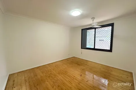 Property photo of 2 Balimo Place Glenfield NSW 2167