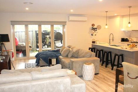 Property photo of 1/4 Regal Place Somerville VIC 3912