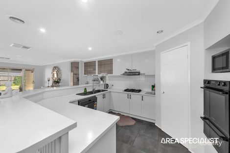 Property photo of 2 Chatswood Drive Narre Warren South VIC 3805