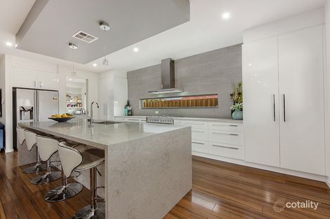 Property photo of 33 Tudor Rose Crescent Sydenham VIC 3037