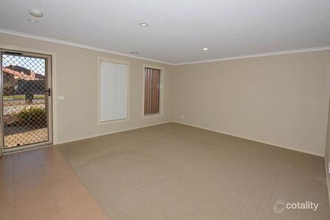 Property photo of 32 Fernhurst Avenue Derrimut VIC 3026