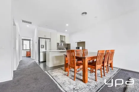 Property photo of 4 Push-Pea Way Cranbourne West VIC 3977