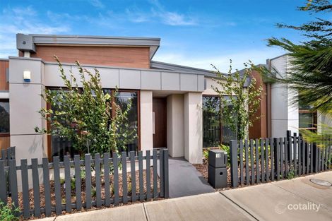 Property photo of 10 Drop Walk Wyndham Vale VIC 3024