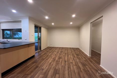 Property photo of 8 Hillmont Close Woongarrah NSW 2259