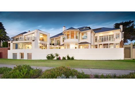 Property photo of 39 Seacombe Grove Brighton VIC 3186