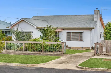 Property photo of 3 Kemp Street Colac VIC 3250