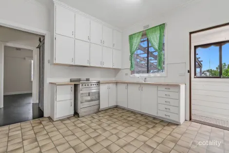 Property photo of 3 Kemp Street Colac VIC 3250