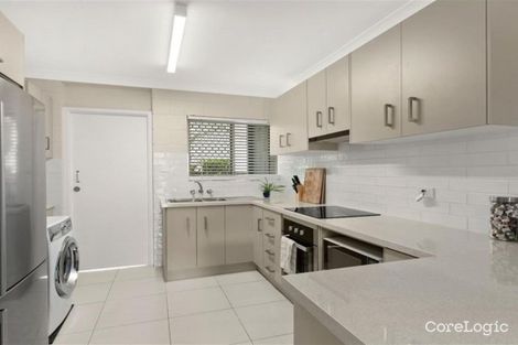 Property photo of 2/120 Greenslopes Street Edge Hill QLD 4870