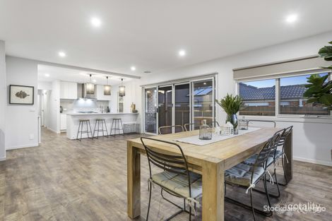 Property photo of 16 Stockhaven Circuit Langwarrin VIC 3910