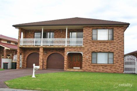 25 Hutchinson Dr, Balgownie, NSW 2519