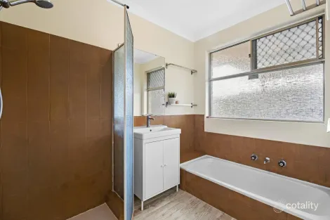 Property photo of 16/9-11 Mallard Way Cannington WA 6107