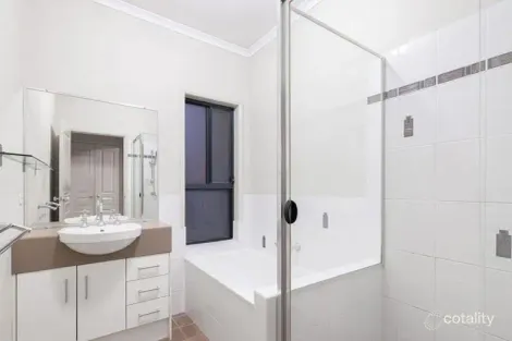 Property photo of 24 Ridgeview Street Carindale QLD 4152